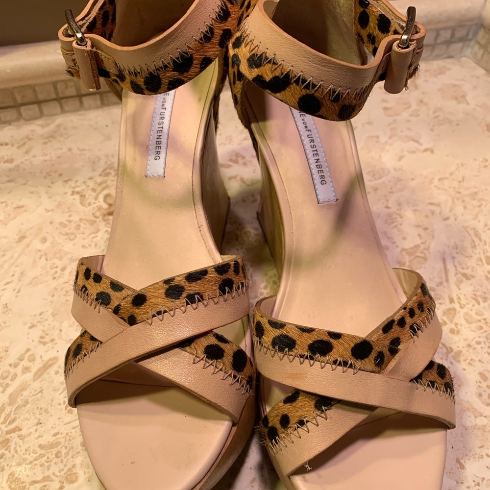 DVF Multi material wedge